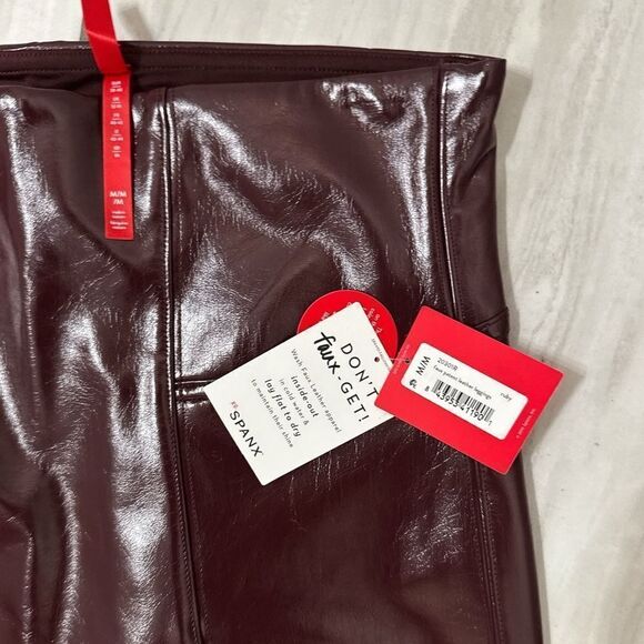 Spanx Faux Patent Leather Leggings in gorgeous “Ruby” size Medium- NWT! - Picture 15 of 15